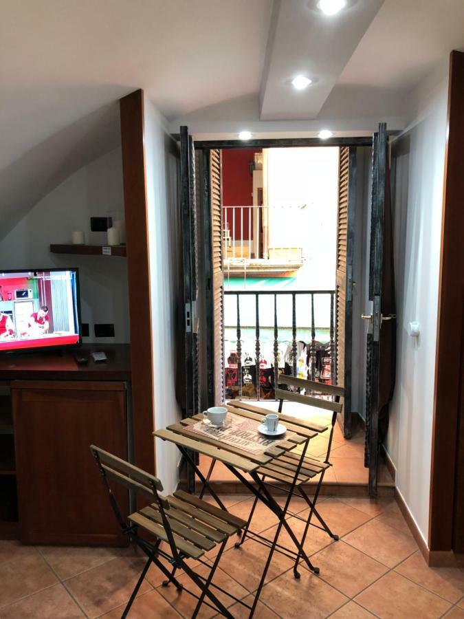 Home In Love: Balconcino Spaccanapoli 外观 照片